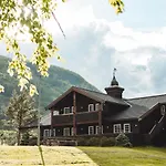 Toftemo Turiststasjon 3* Dovre